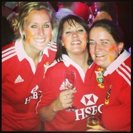 VU girlies enjoying the post match celebrations on the boat! 